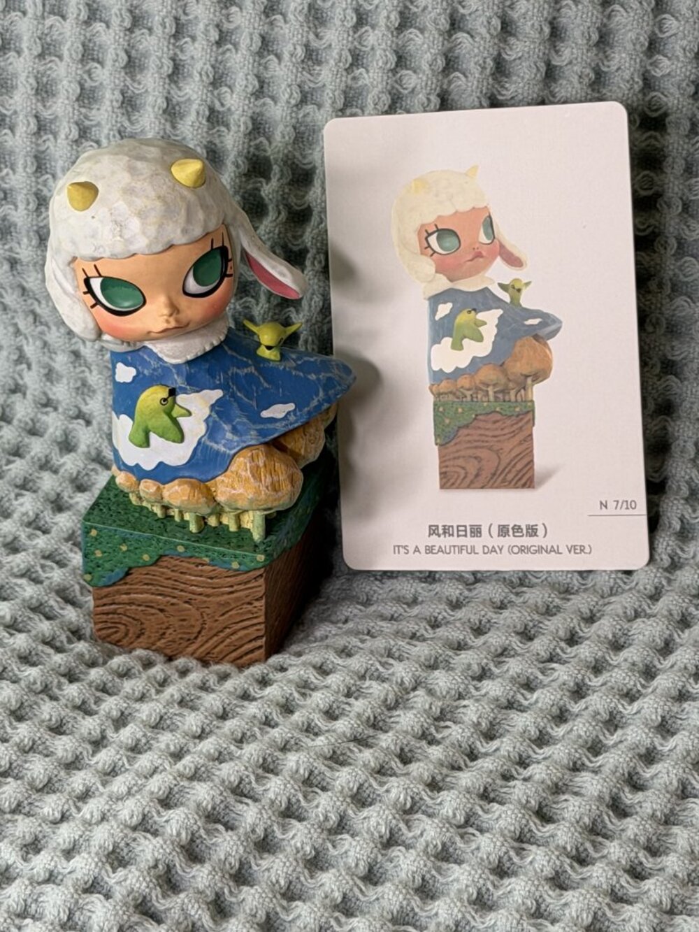 MOLLY Anniversary Statues Classical Retro series